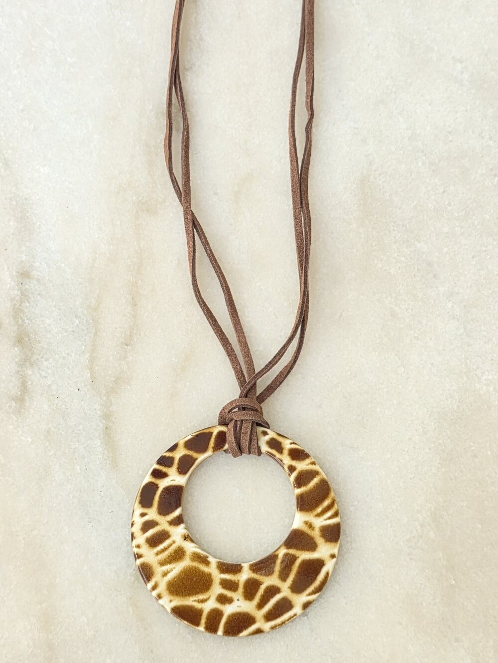 Brown Resin Giraffe-Pattern Disc Necklace